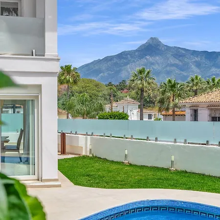 Villa Banus - Luxury 6 Bed Marbella